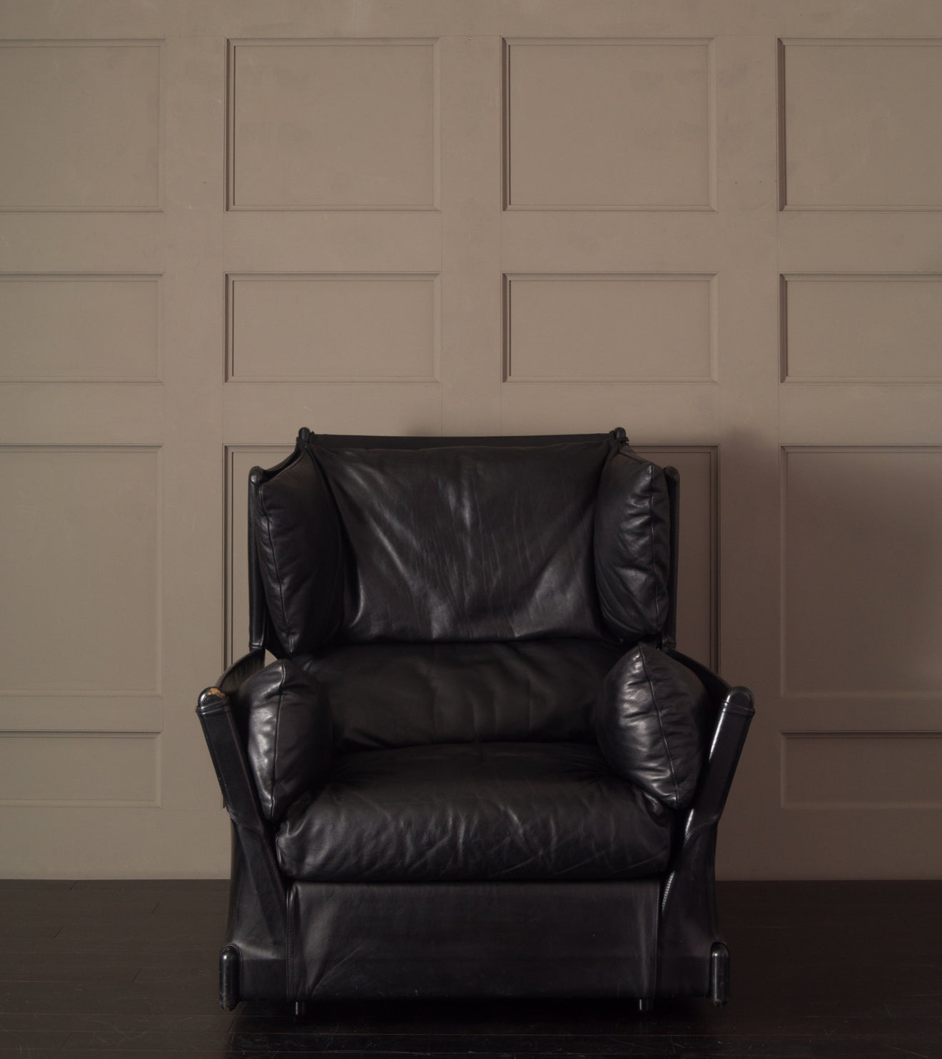 Vico Magistretti for Cassina, 'Vela' Club Chairs