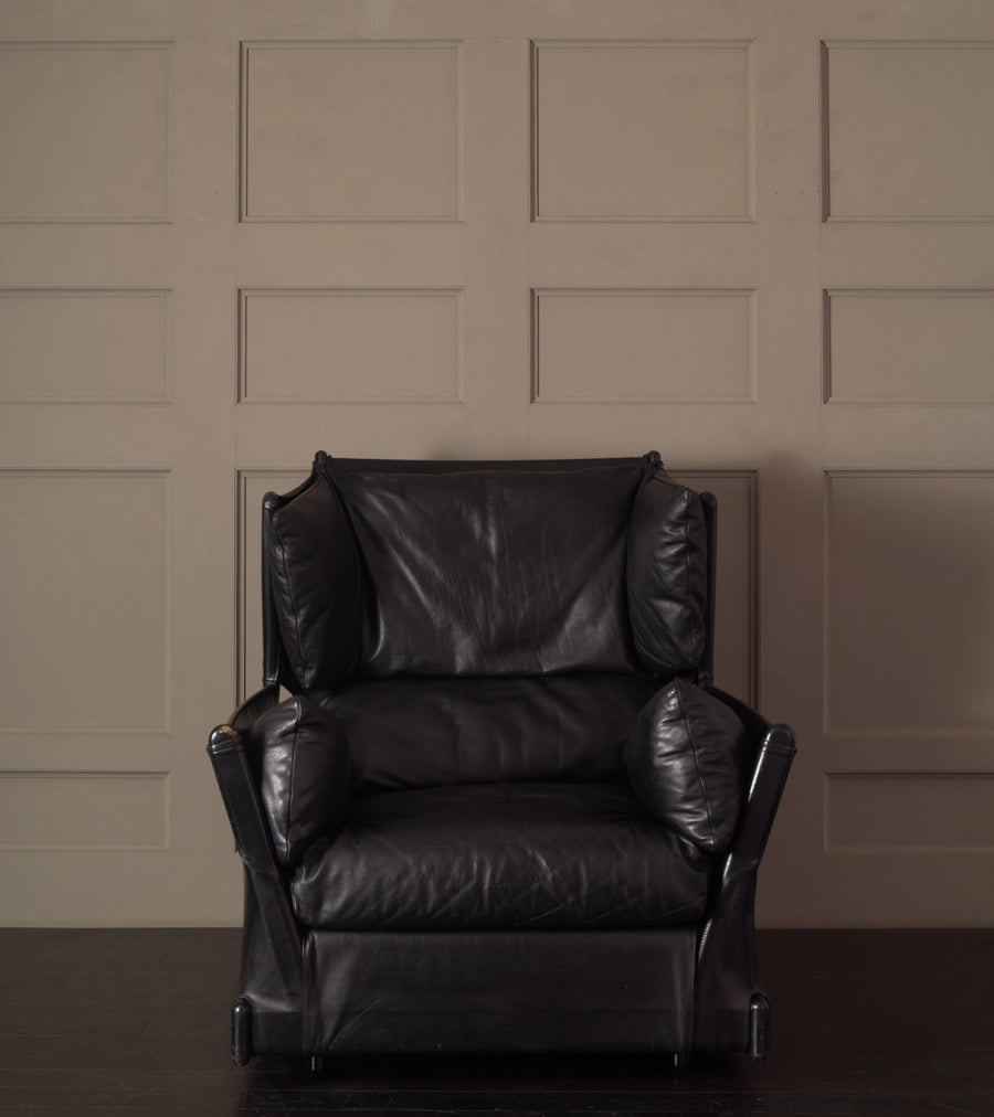 Vico Magistretti for Cassina, 'Vela' Club Chairs