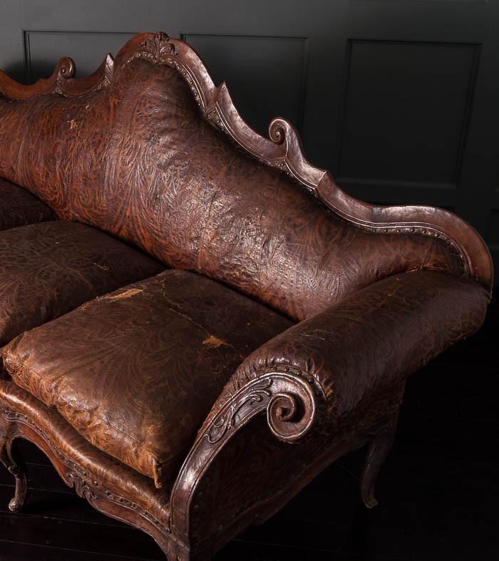 Italian 18th Century Sofa with Venetian pressed leather upholstery
