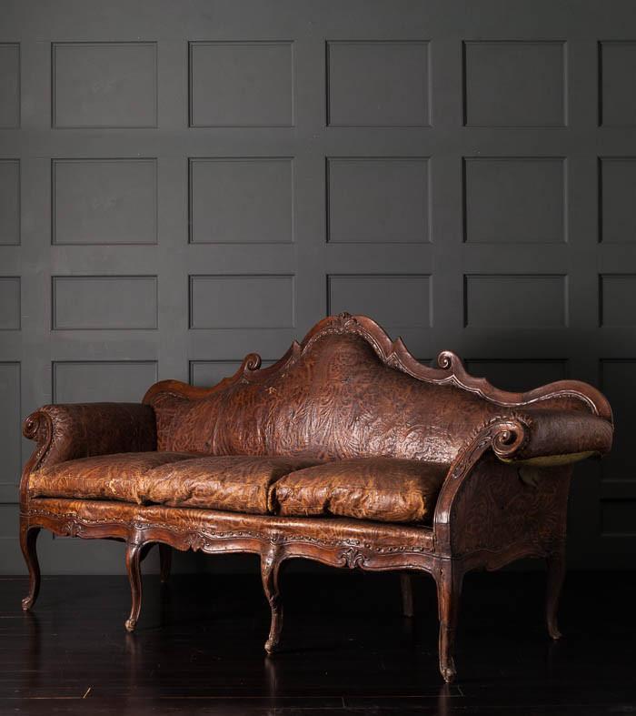 Italian 18th Century Sofa with Venetian pressed leather upholstery